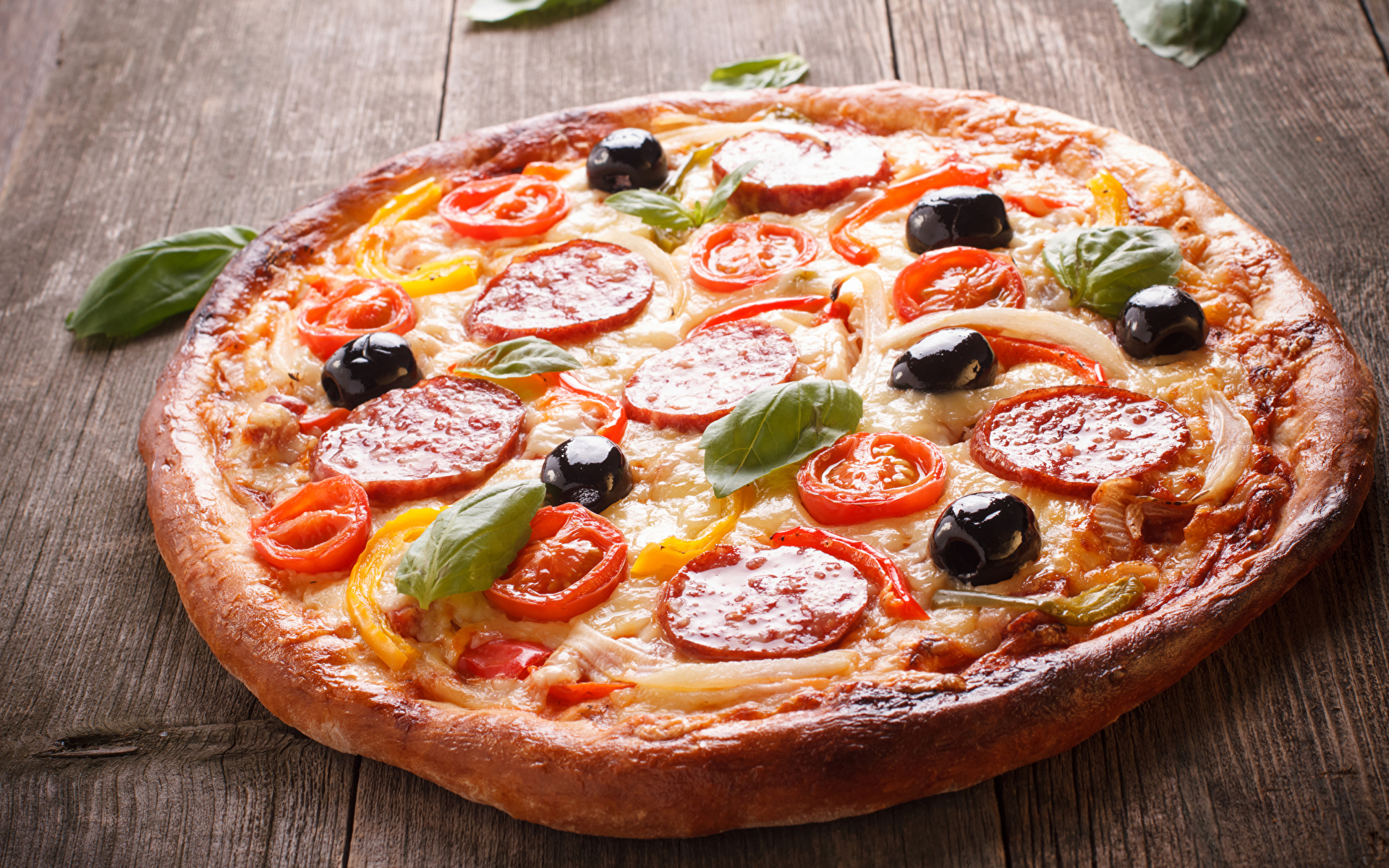 Fast_food_Pizza_Olive_Sausage_Wood_planks_566504_1920x1200.jpg