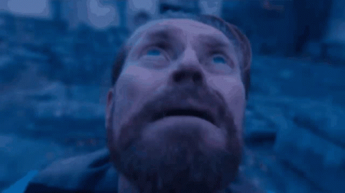 willemdafoelookingup_yapfiles.ru.gif